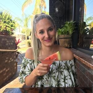 Meet your Posher, Courtney
